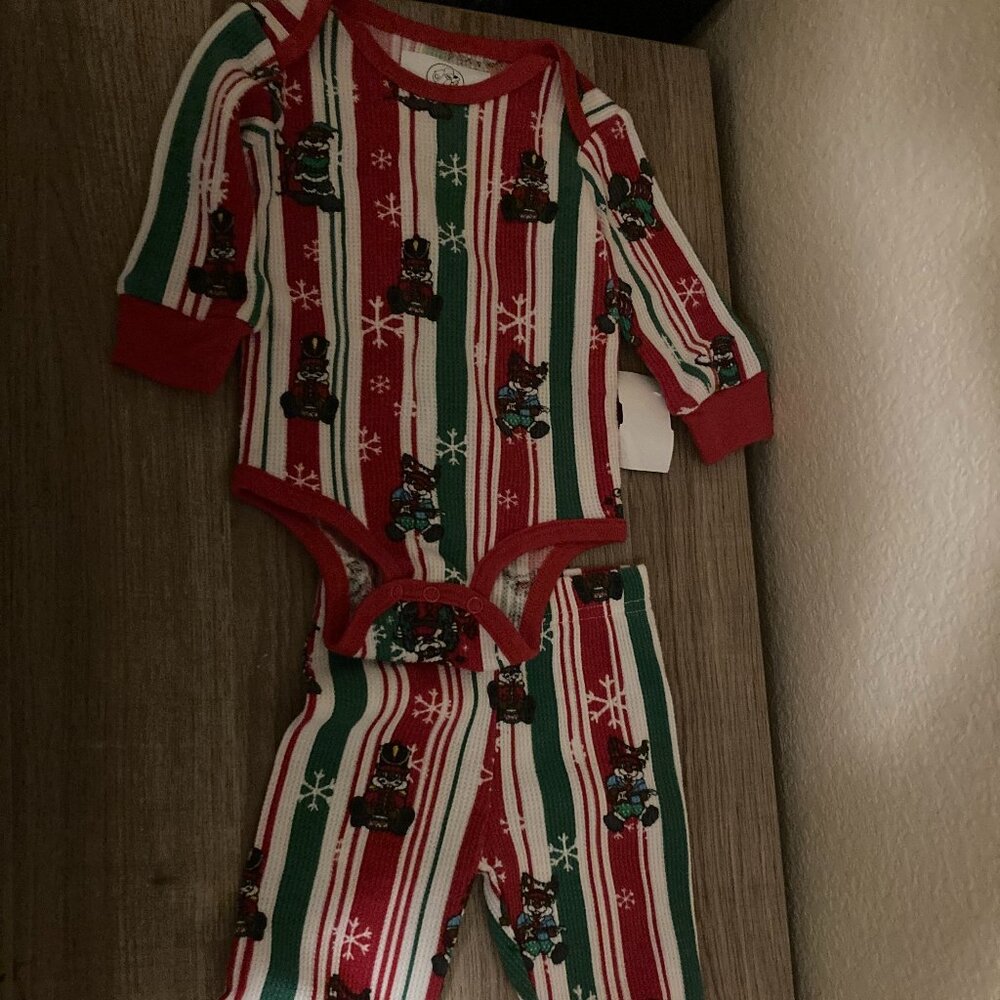 Buc-ee's Christmas Pajamas 3 Months Waffle Knit Bodysuit Pants Green Red Striped